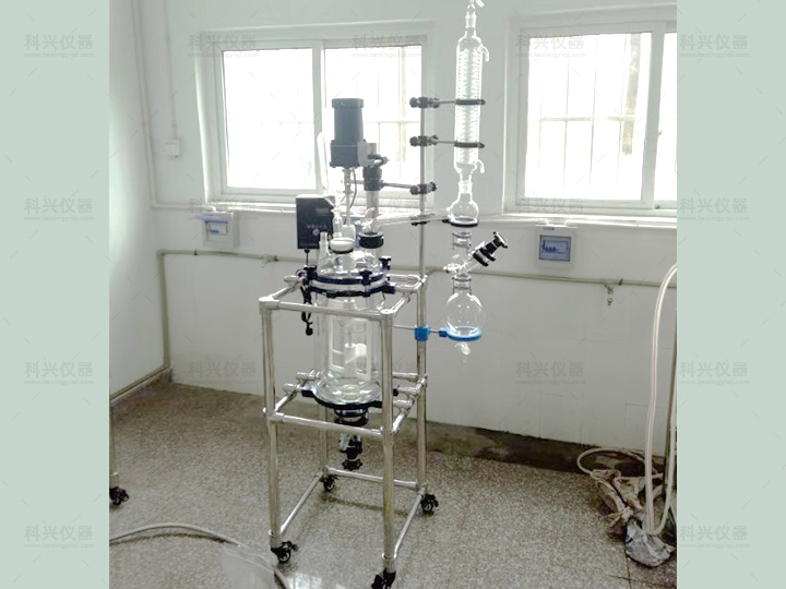 上?？婆d儀器與四川某大學(xué)合作現(xiàn)場(chǎng)